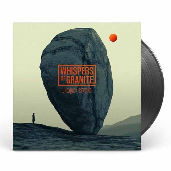 Albumcover-Kunst mit großem Felsen, kleiner Figur, oranger Sonne und Schallplatte. Text lautet: "Whispers of Granite, Liquid Stone."