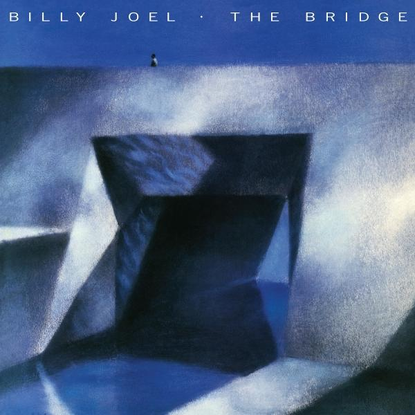 Album borító kék absztrakt formákkal és egy apró figurával. Cím: Billy Joel, The Bridge.