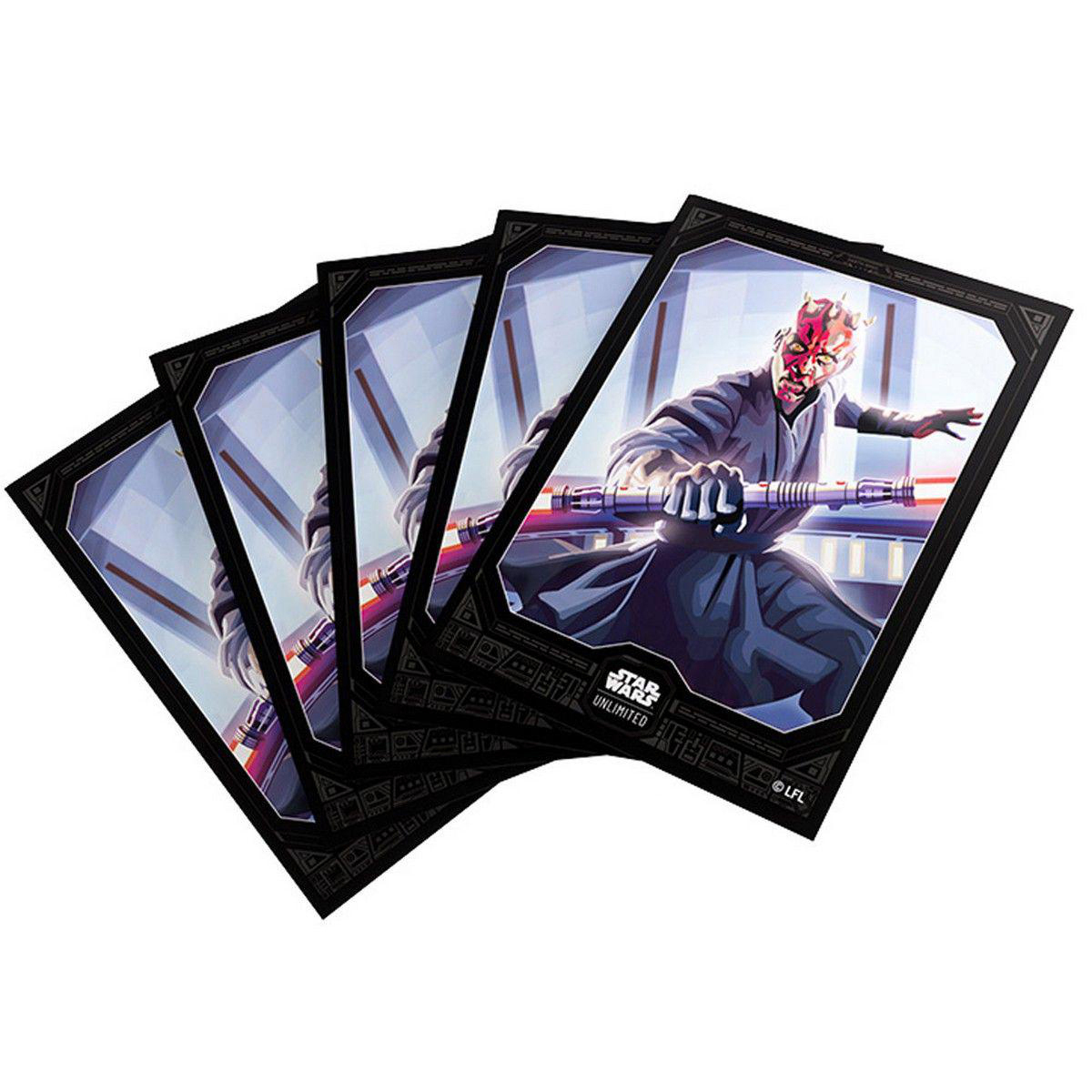 Star Wars-Karten mit Darth Maul und einem roten Lichtschwert. Die Karten haben einen schwarzen Rand und sind vor weißem Hintergrund gestapelt.
