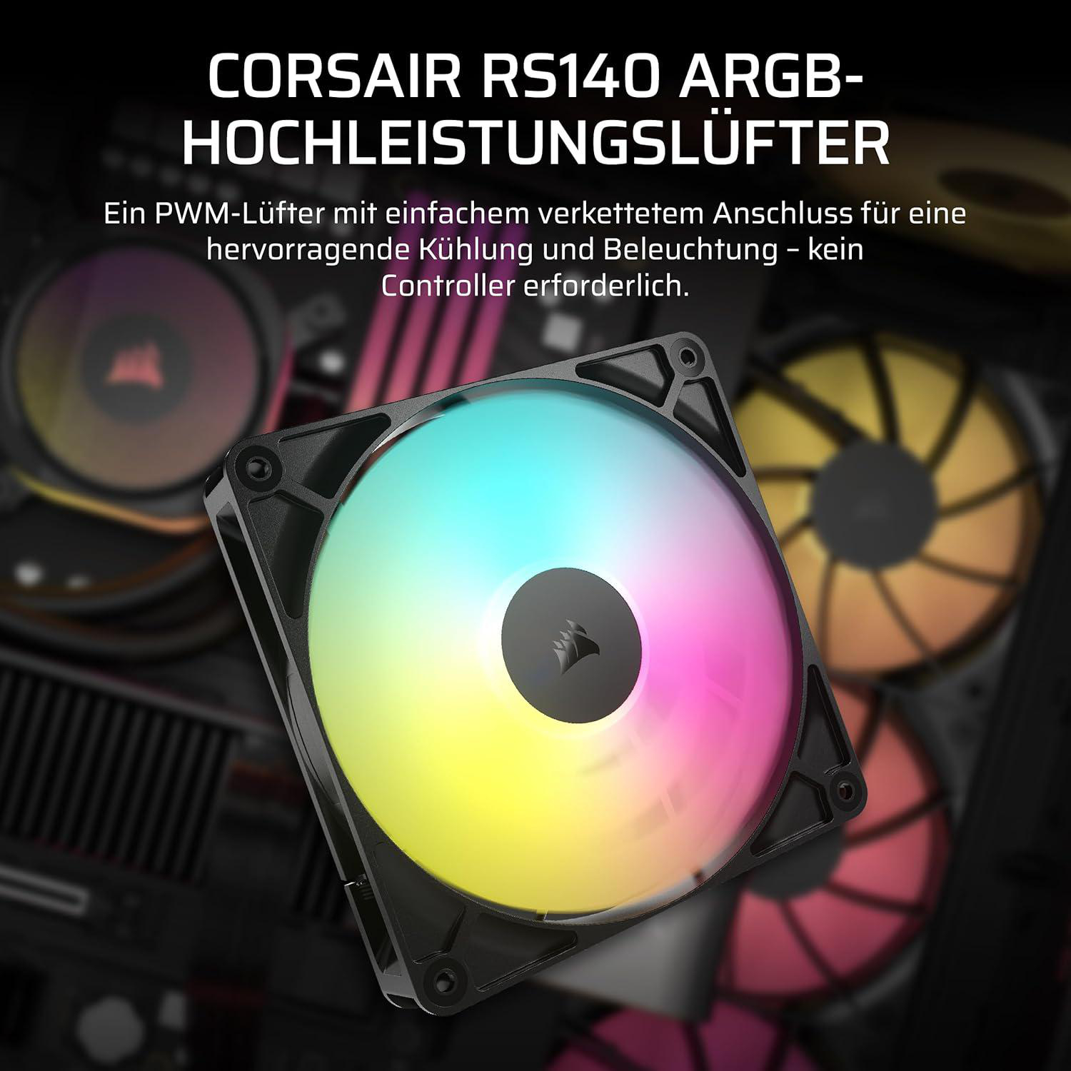 Ein Corsair RS140 ARGB-Lüfter mit mehrfarbiger Lichtanzeige. Der Lüfter ist schwarz mit einem Corsair-Logo.