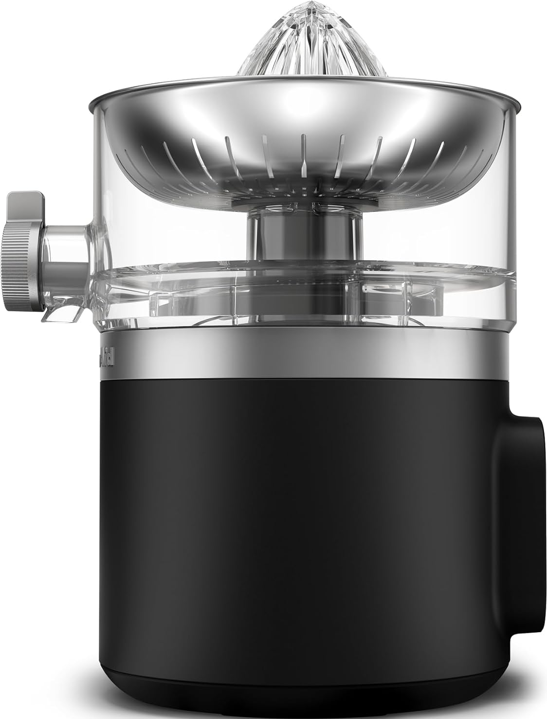 Eine KitchenAid-Zitruspresse. Sie hat einen schwarzen Sockel und einen transparenten Behälter. Die Oberseite hat einen silbernen Entsaftungskegel und eine Schüssel.