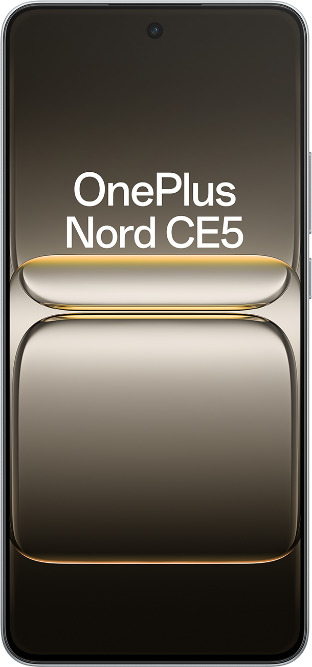 Egy OnePlus Nord CE5 feliratú okostelefon látható. Van kamerája és ívelt, fényvisszaverő dizájnja.