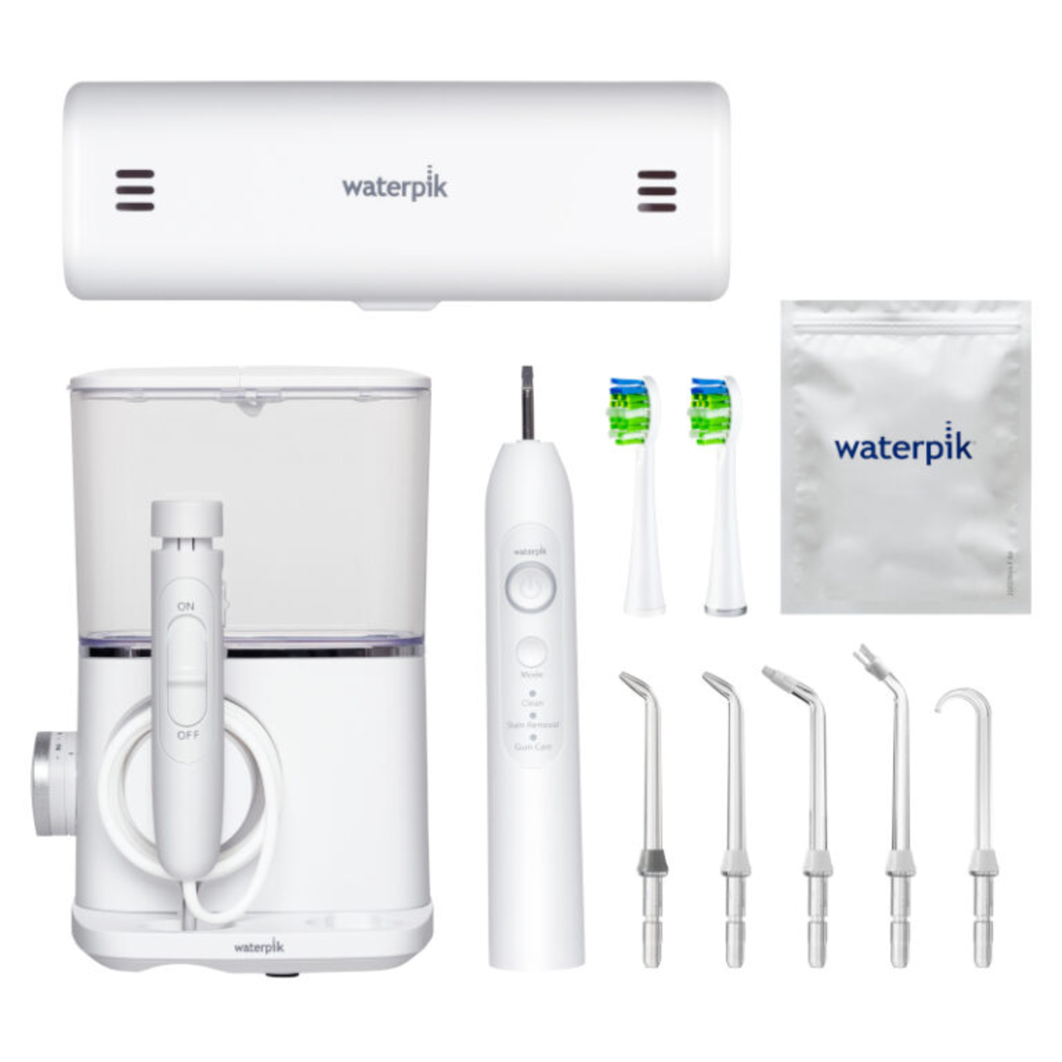 Een witte Waterpik mondverzorgingsset. Inclusief een waterflosser, opzetstukken, een reisetui, een tandenborstel en vervangende borstelkoppen. Alles wit.