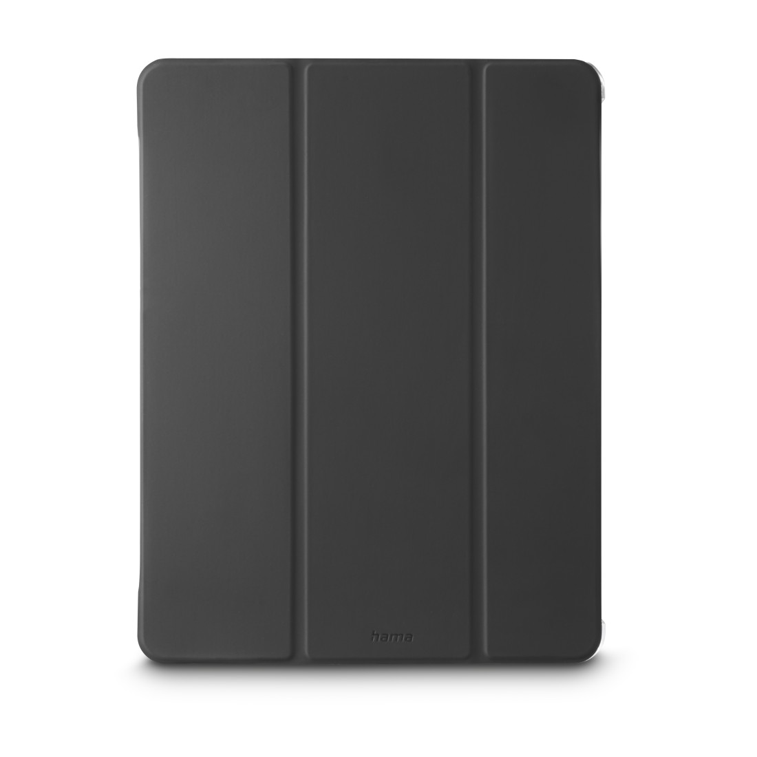 Eine geschlossene, dunkelgraue Tablet-Hülle auf weißem Untergrund. Sie hat ein dreifaches Design, und der Markenname 'hama' ist sichtbar.