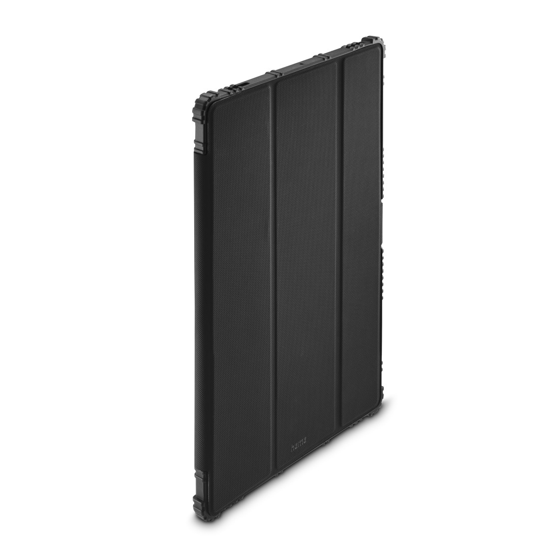 Schwarze Tablethülle mit strukturierter Oberfläche. Die Hülle hat eine Klappabdeckung und das Hama-Logo ist sichtbar.