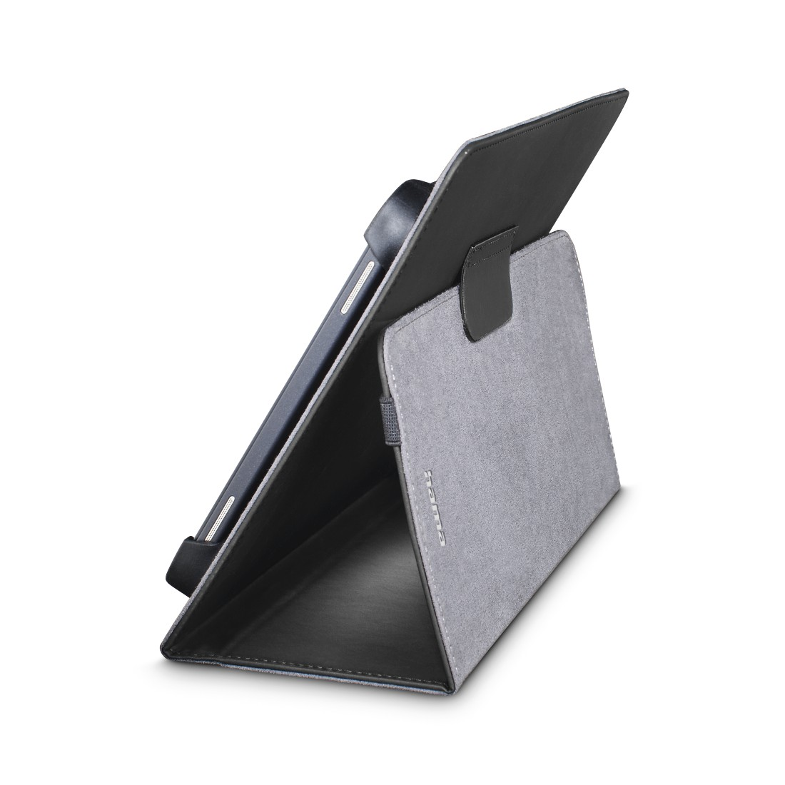 Ein Tablet in einer grauen Hülle, die aufrecht steht. Die Hülle ist geöffnet und zeigt das Tablet. Schwarz- und Grautöne dominieren.
