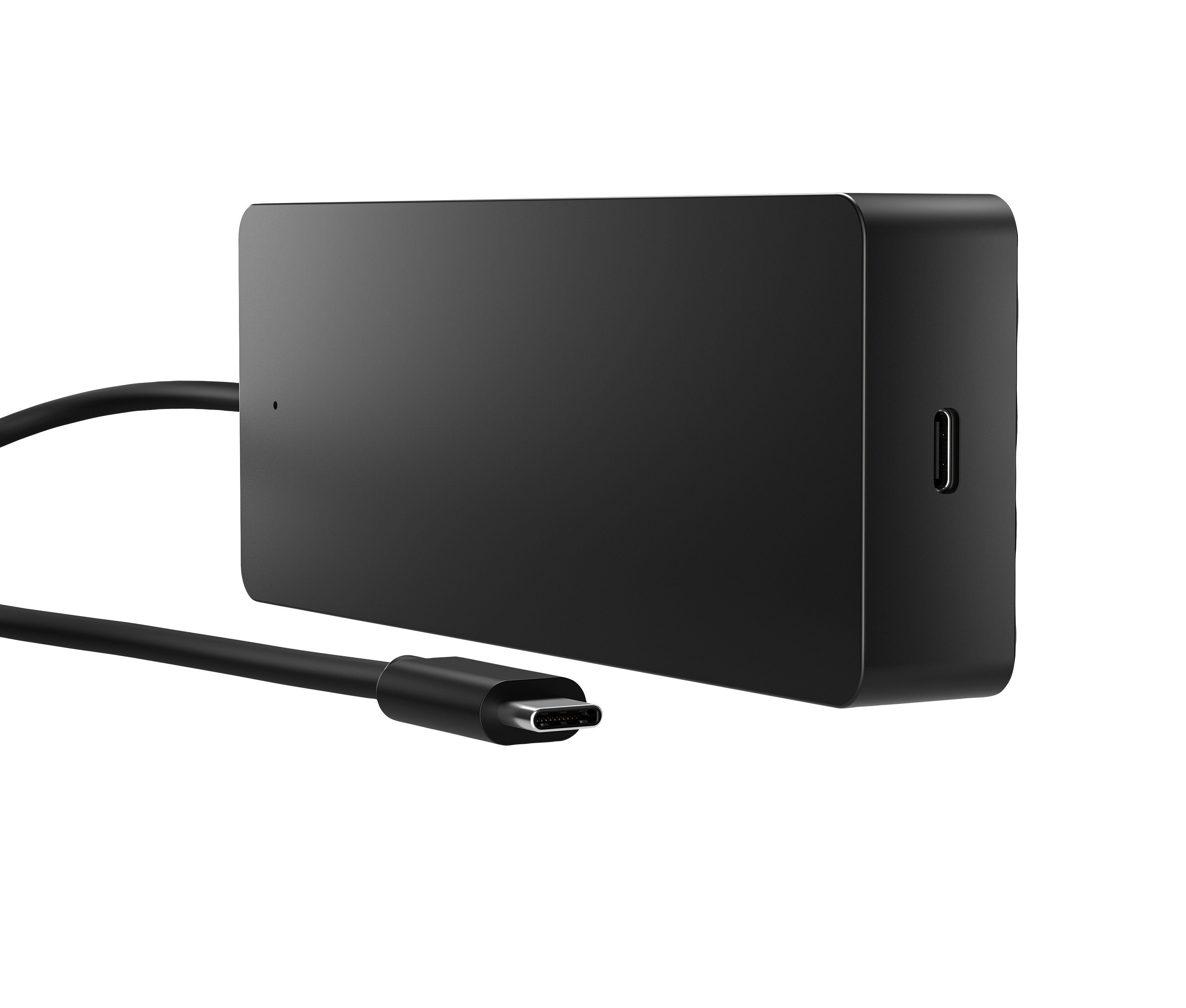 Ein schwarzer rechteckiger USB-C-Hub auf weißem Hintergrund. Es hat ein Kabel und einen USB-C-Anschluss.