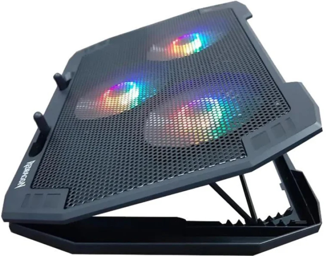 Czarna podkładka chłodząca do laptopa z trzema podświetlanymi wentylatorami. Podkładka jest pochylona z podpórką. Wentylatory mają kolorowe światła.