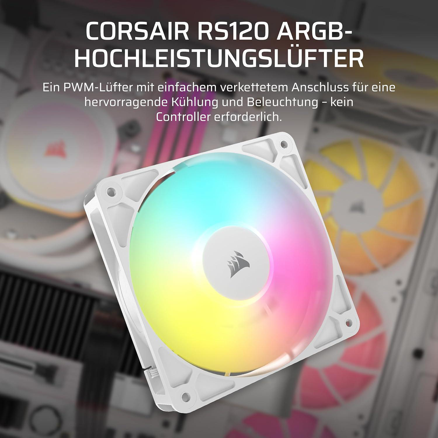 Ein weißer Computerlüfter mit RGB-Beleuchtung steht im Fokus. Der Text oben lautet 'CORSAIR RS120 ARGB-HOCHLEISTUNGSLÜFTER'.