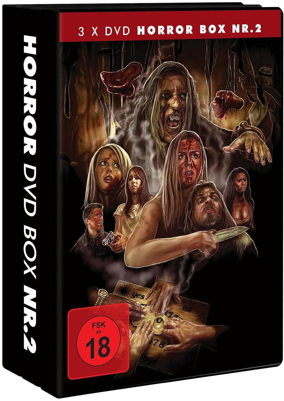 Horror-DVD-Box-Cover. Mit einer gruseligen Figur, blutigen Gesichtern, einem Mann mit Messer und einem Ouija-Brett. 'FSK ab 18'-Aufkleber.
