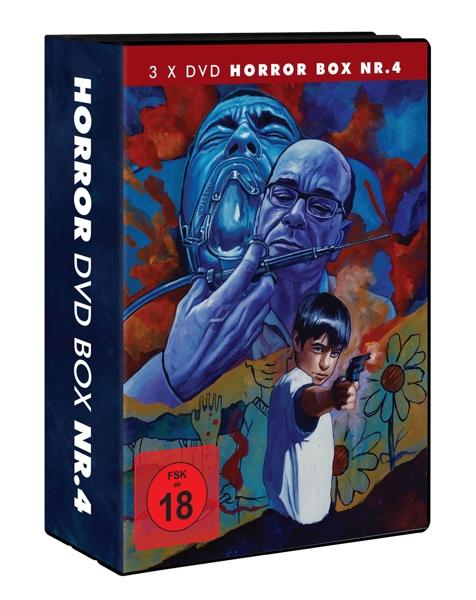 Horror-DVD-Box-Cover. Ein Junge zielt mit einer Waffe. Ein älterer Mann hält eine Spritze. Andere Gesichter im Hintergrund. Blumen und die Zahl 18 sind sichtbar.