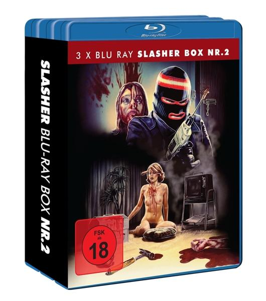 Blu-ray-Box-Art. Eine maskierte Figur mit einer Waffe, eine Frau mit einem Messer und blutige Bilder. Eine '18' Bewertung ist sichtbar.