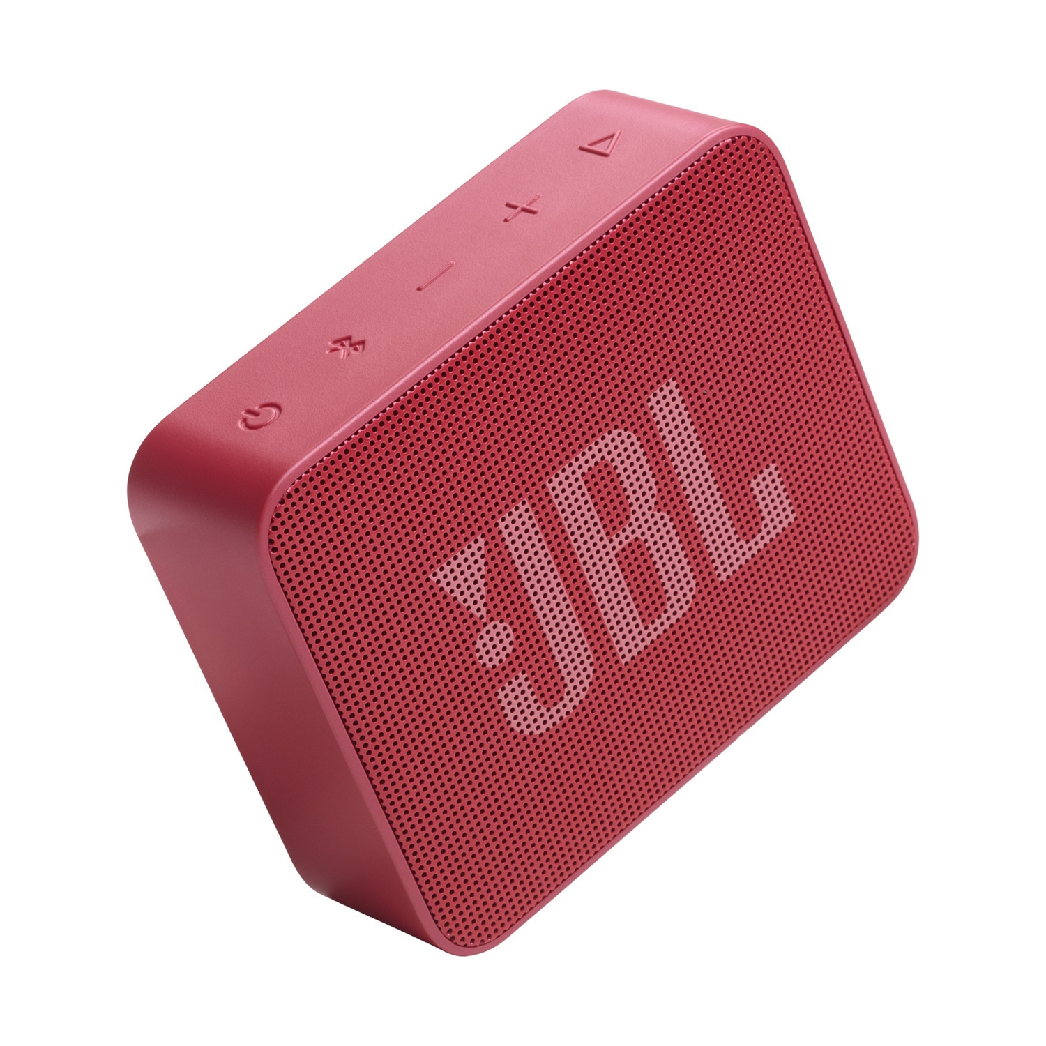 Un altoparlante JBL rosso è angolato. La parte anteriore ha il logo JBL. I pulsanti sono sulla parte superiore. L'altoparlante è su sfondo bianco.