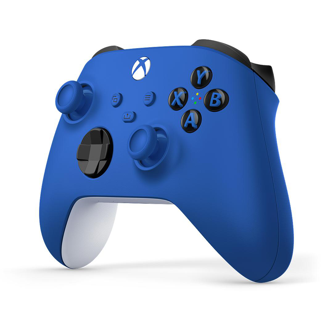 Ein blauer Xbox-Controller. Er hat Knöpfe, Joysticks und eine weiße Unterseite. Der Hintergrund ist weiß.