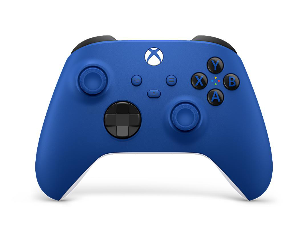 Ein blauer Xbox-Controller steht vor weißem Hintergrund. Er hat Knöpfe, Joysticks und das Xbox-Logo.