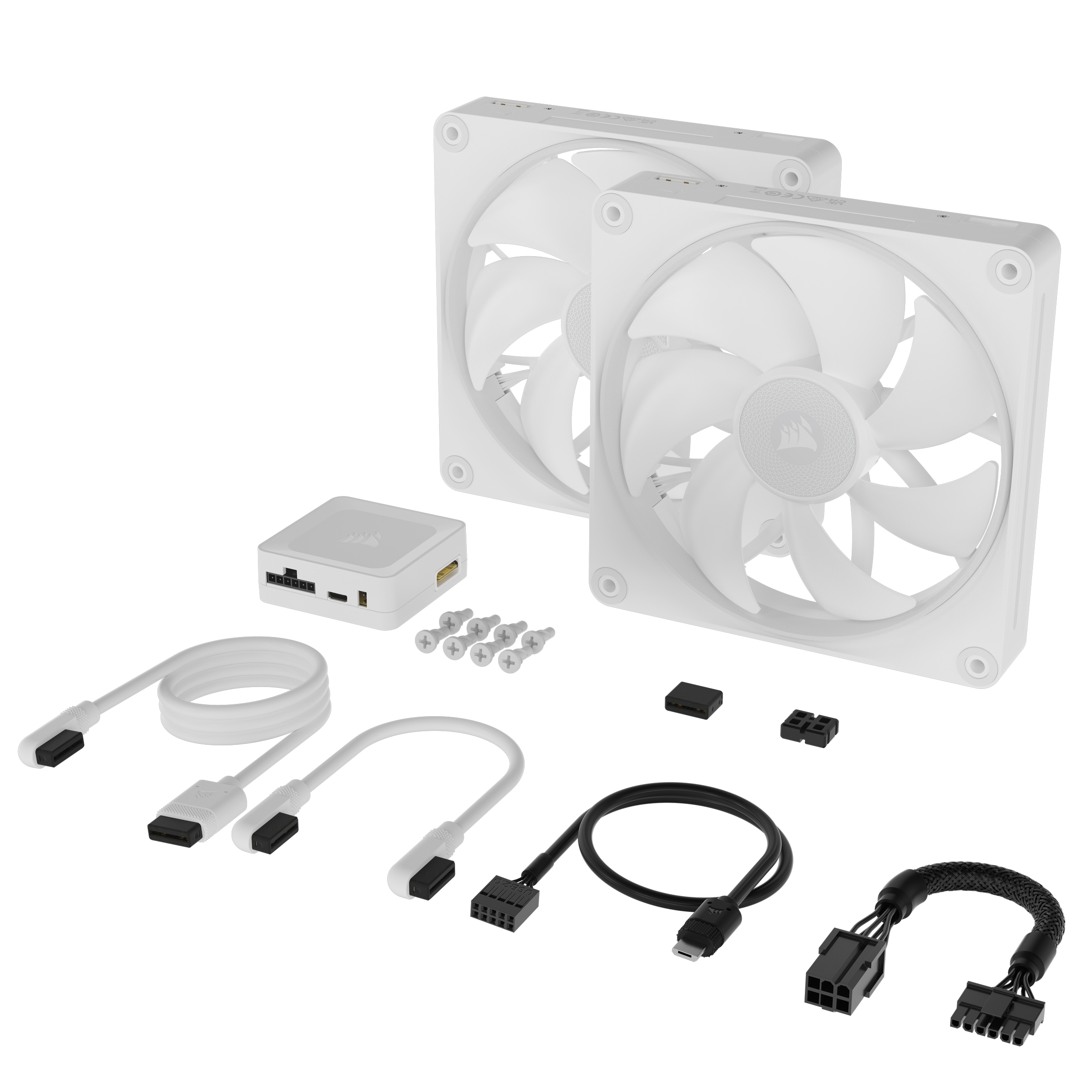 Weiße Computerlüfter, Kabel und eine Steuerbox sind auf einer schwarzen Oberfläche angeordnet. Verschiedene Komponenten sind abgebildet.