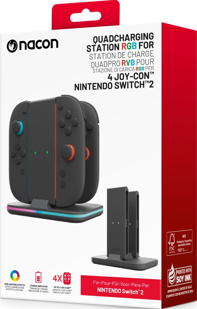 Una stazione di ricarica Nintendo Switch nera con Joy-Cons, illuminazione RGB e un supporto di ricarica separato. Testo: 'NACON', 'QUADCHARGING STATION'.