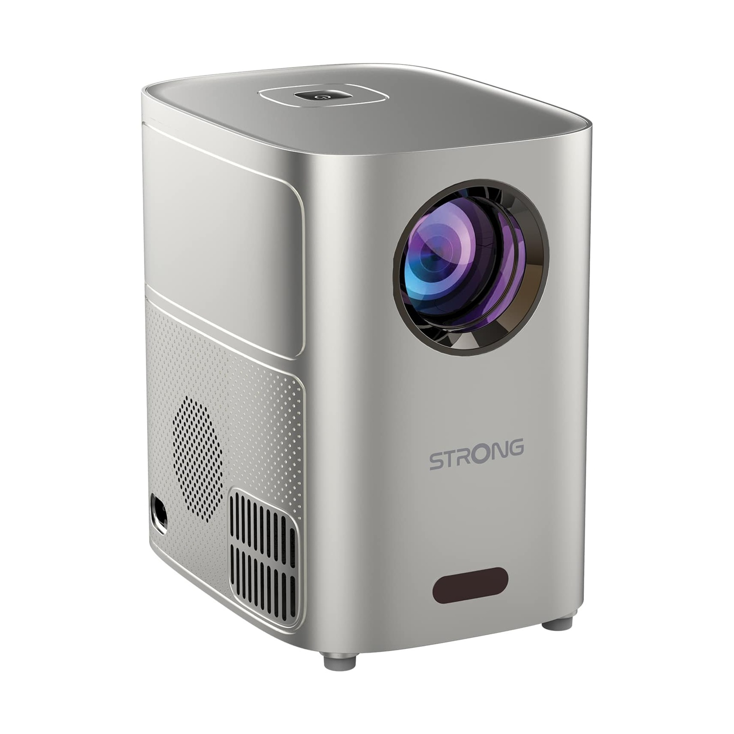 Un proiettore argentato con una lente e la scritta STRONG. Ha una griglia di ventilazione e un pulsante in alto.