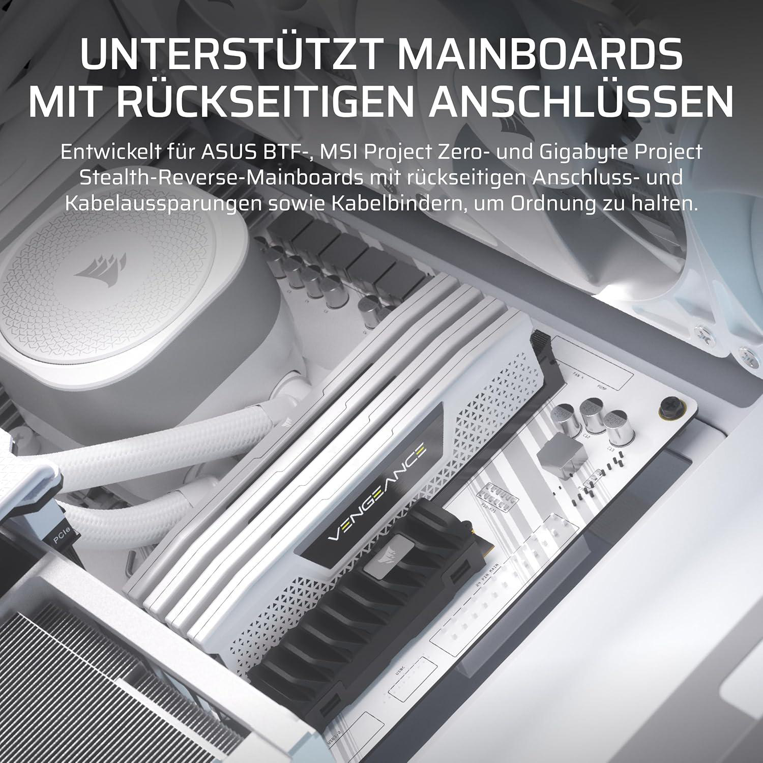 PC-Komponenten, darunter ein Motherboard, RAM und Kühlsystem, alles in Weiß und Schwarz, in einem Computergehäuse.