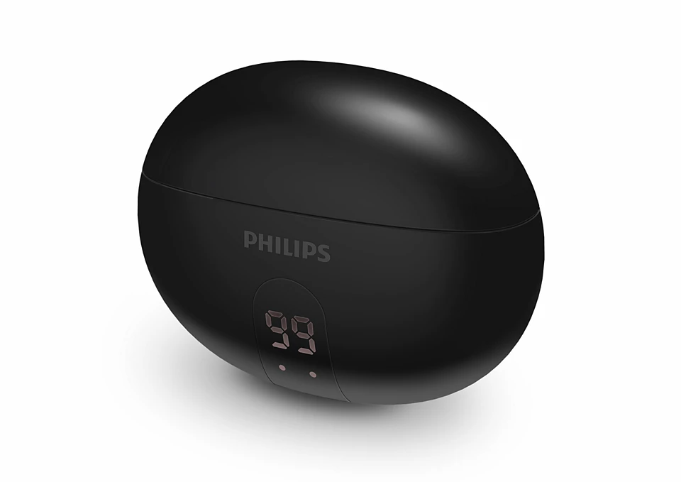 Fekete, ovális Philips töltőtok. A kijelző 99%-ot mutat. A szöveg Philips. Fehér háttér.