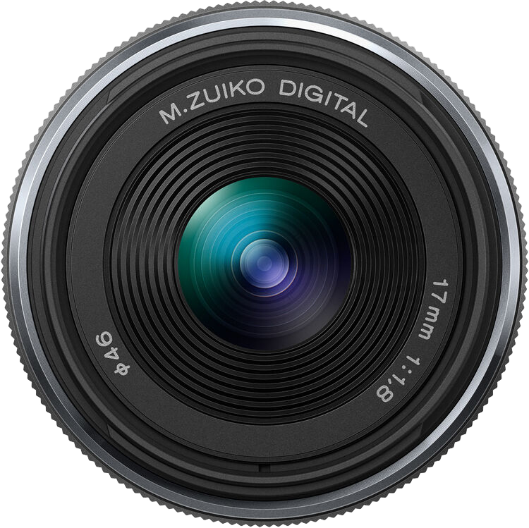 Fekete fényképezőgép objektív ezüst szegéllyel. Rajta a 'M.ZUIKO DIGITAL', '17mm 1:1.8' és 'φ46' feliratok. Az objektív fényt tükröz.