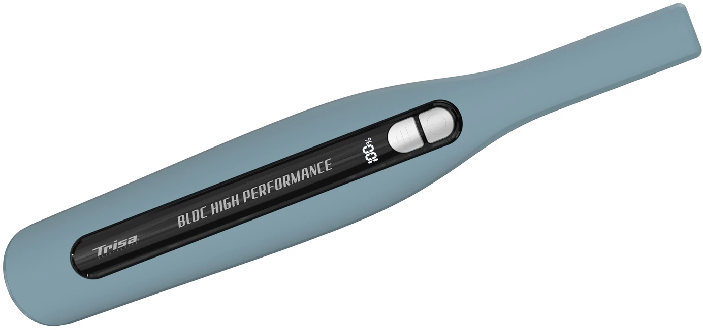 Ein hellblaues BLDC High Performance-Gerät. Es hat zwei Knöpfe und einen Bildschirm mit 100 %. Die Marke ist Trisa.