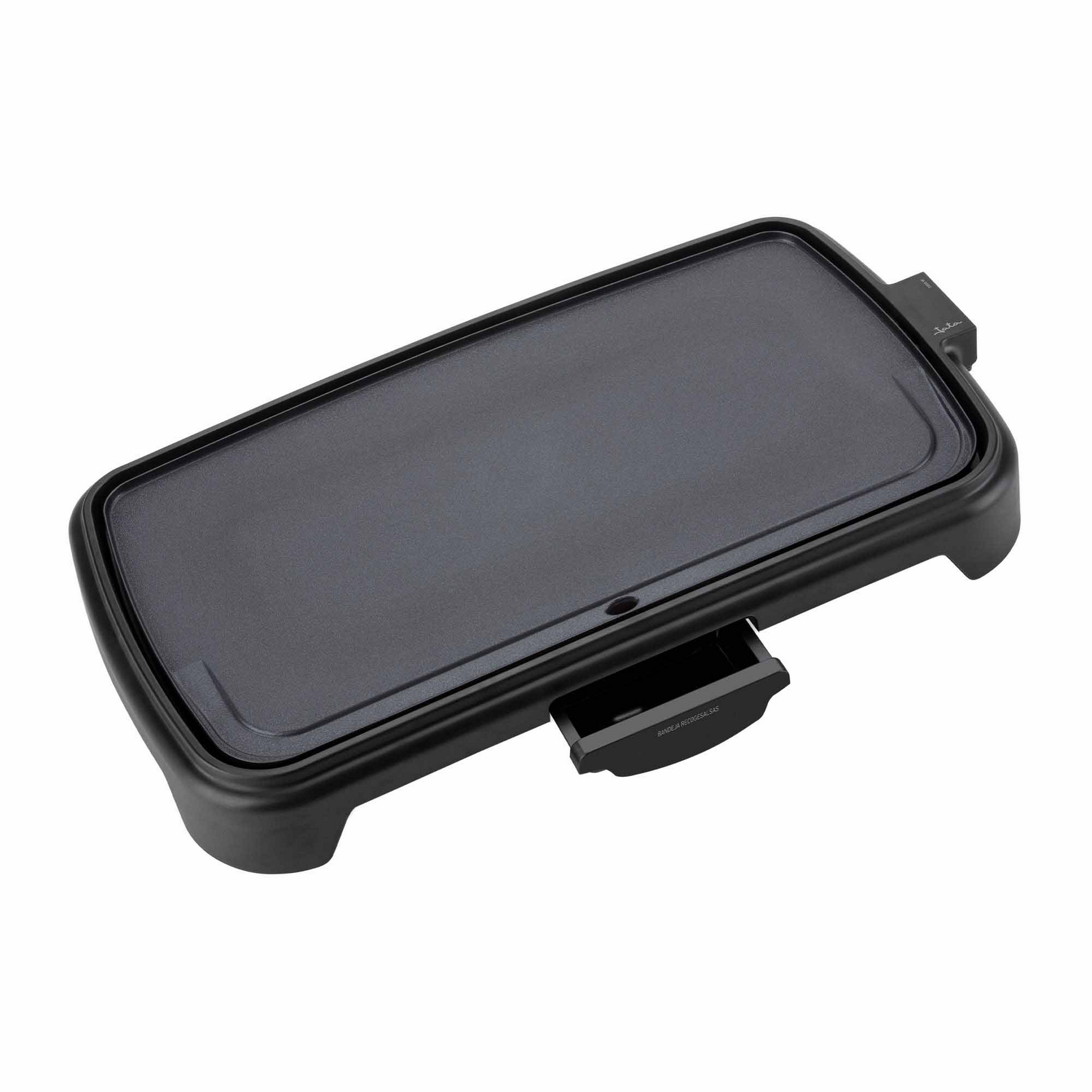Una plancha eléctrica negra sobre fondo blanco. Tiene una superficie de cocción rectangular y una bandeja para grasa.