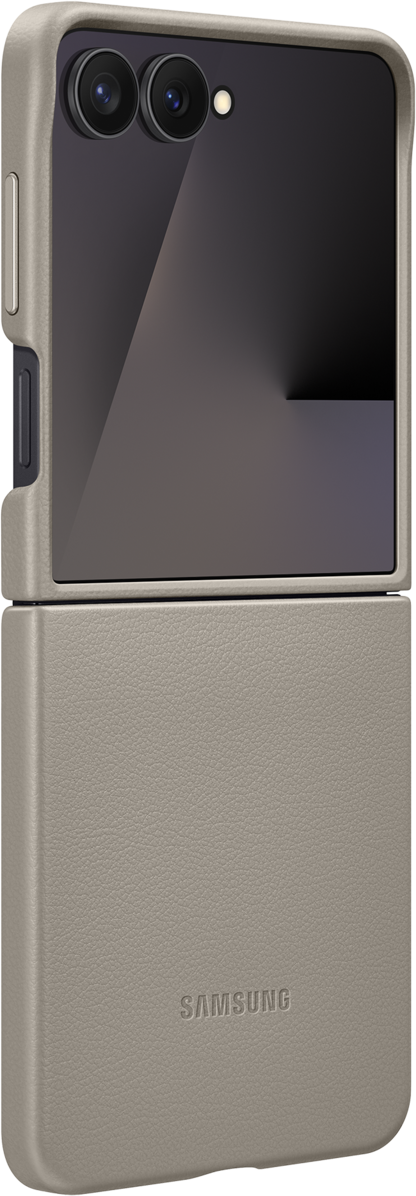 Telefono pieghevole in una custodia beige, con due fotocamere, un flash e il logo Samsung.