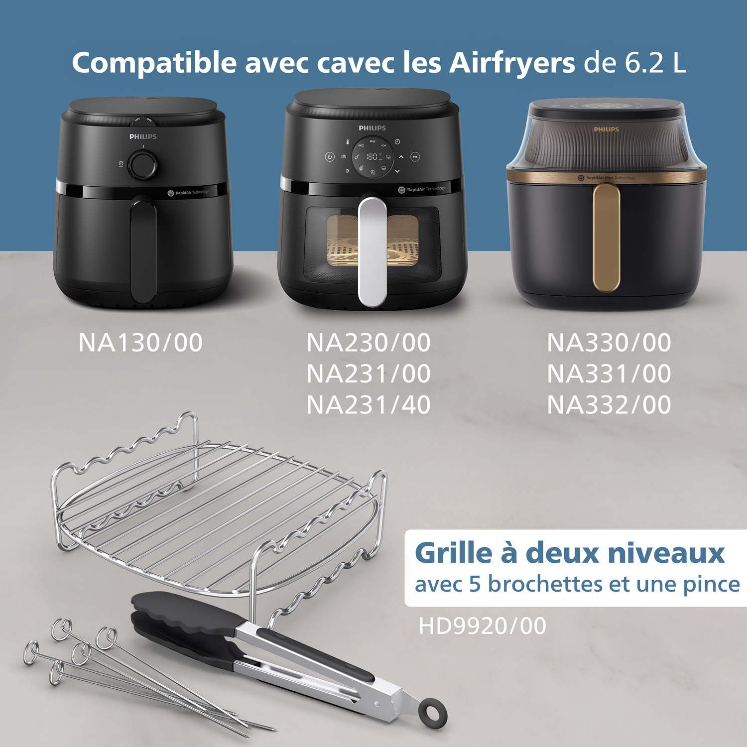 Drie Philips Airfryers op blauwe achtergrond, met accessoires zoals een grill, spiesjes en tang.