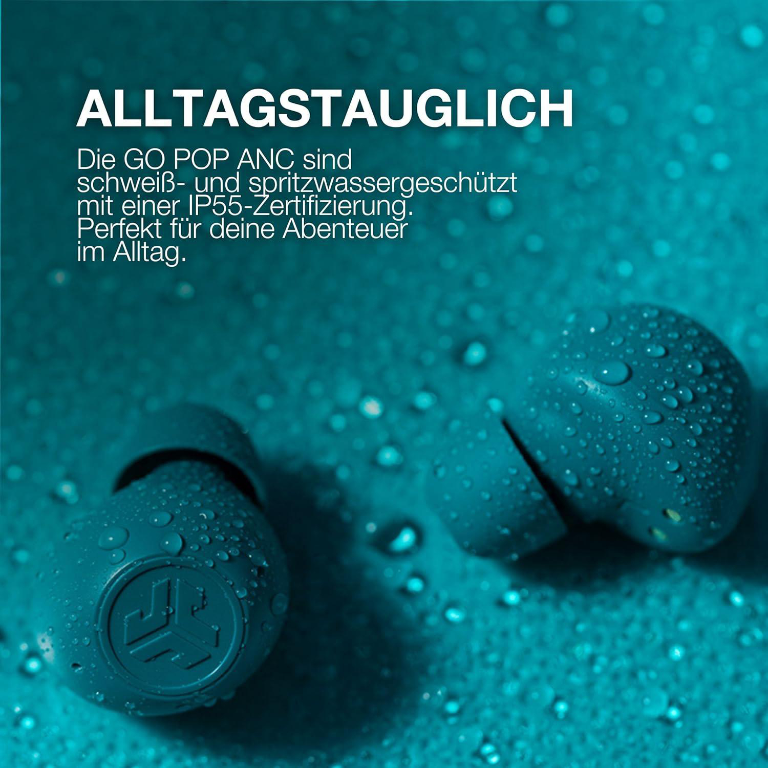 Türkisfarbene Ohrhörer mit Wassertropfen. Text sagt 'ALLTAGSTAUGLICH' und beschreibt die Ohrhörer als schweiß- und wasserbeständig.