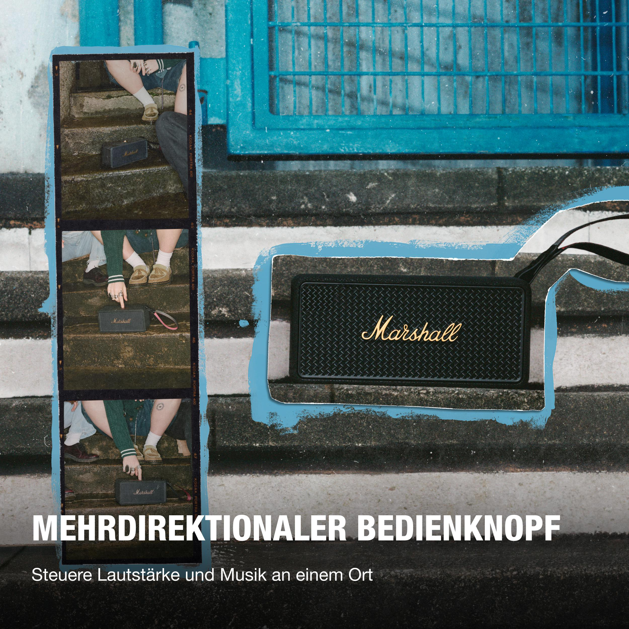 Ein Marshall-Lautsprecher liegt auf Stufen. Leute sind auf der Treppe. Blaue Farbe umrahmt das Bild. Text unten.