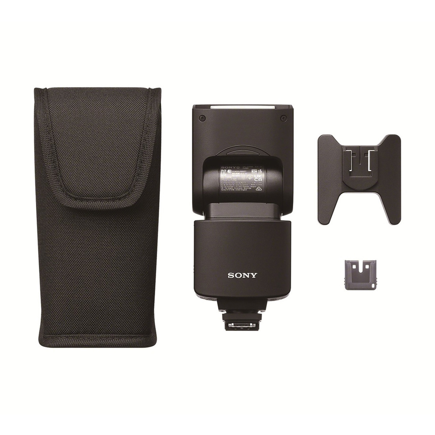 Un flash Sony nero, custodia e accessori sono esposti su sfondo bianco. Il flash ha una custodia nera.