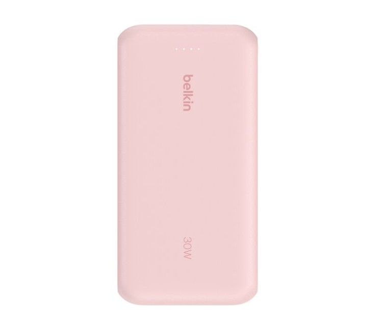 Pembe bir Belkin 30W taşınabilir şarj cihazı. Yuvarlak köşeli dikdörtgen şeklinde. Belkin logosu dikey, 30W altta.