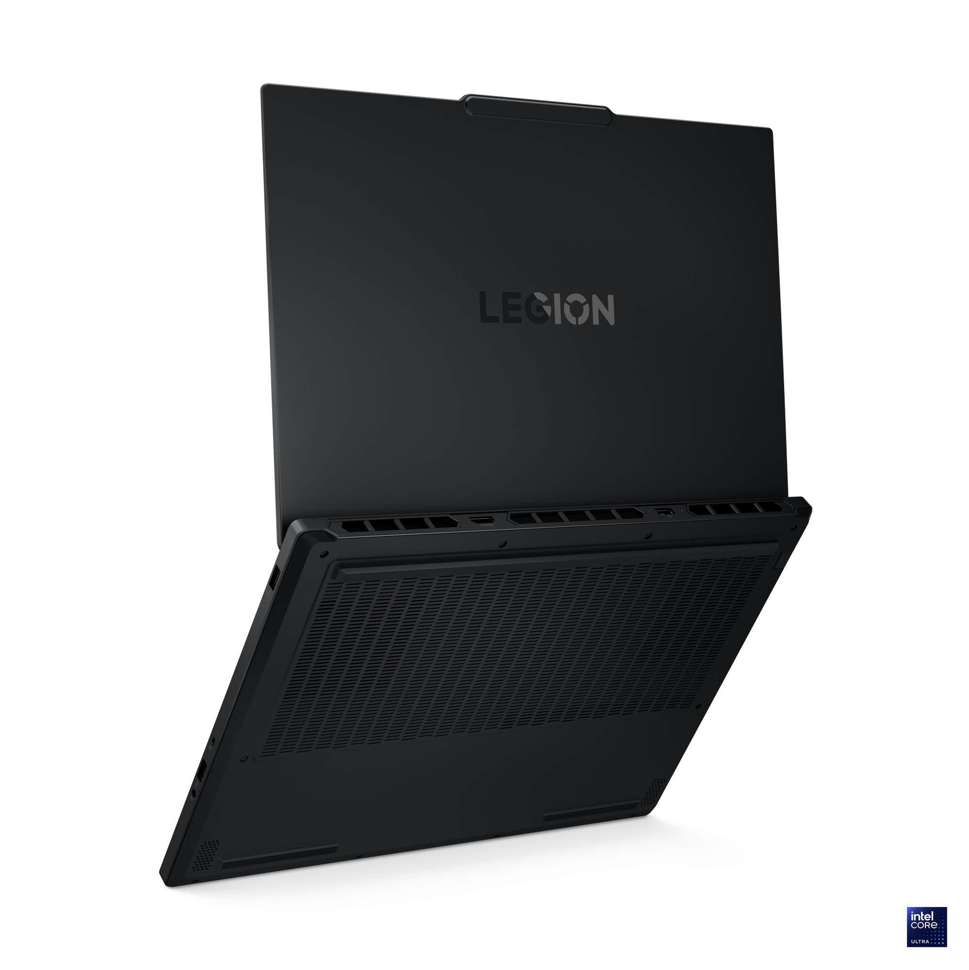 Siyah bir Legion dizüstü bilgisayar hafifçe açık, Legion logosunu gösteriyor. Alt kısımda havalandırma delikleri ve Intel Ultra logosu var.