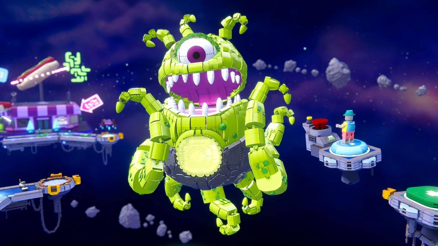 Ein grünes, Lego-ähnliches Monster mit einem Auge schwebt im Weltraum. Plattformen mit Strukturen und Asteroiden sind im Hintergrund.