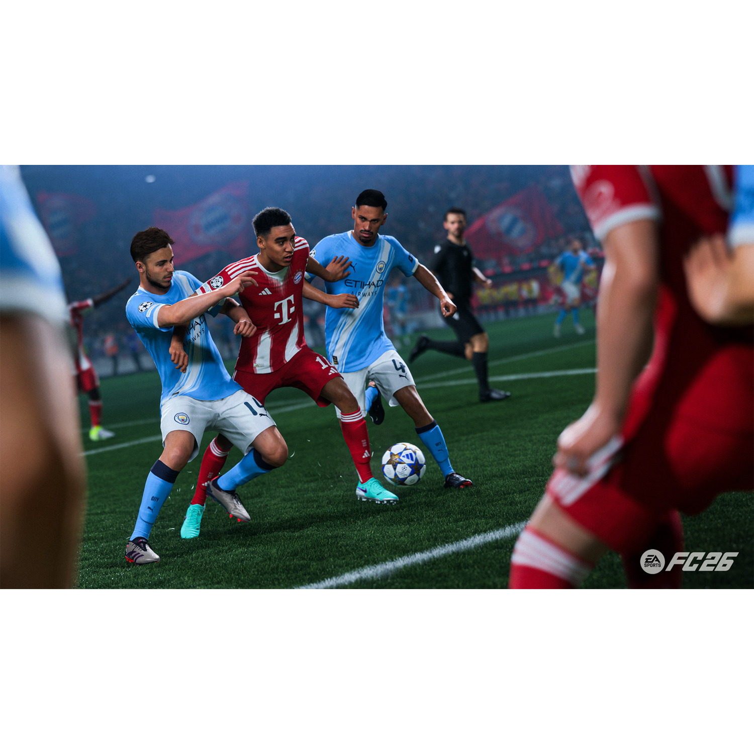 Voetbalwedstrijd scène. Spelers in lichtblauwe en rode shirts strijden om de bal op een groen veld. Toeschouwers zijn zichtbaar op de achtergrond.