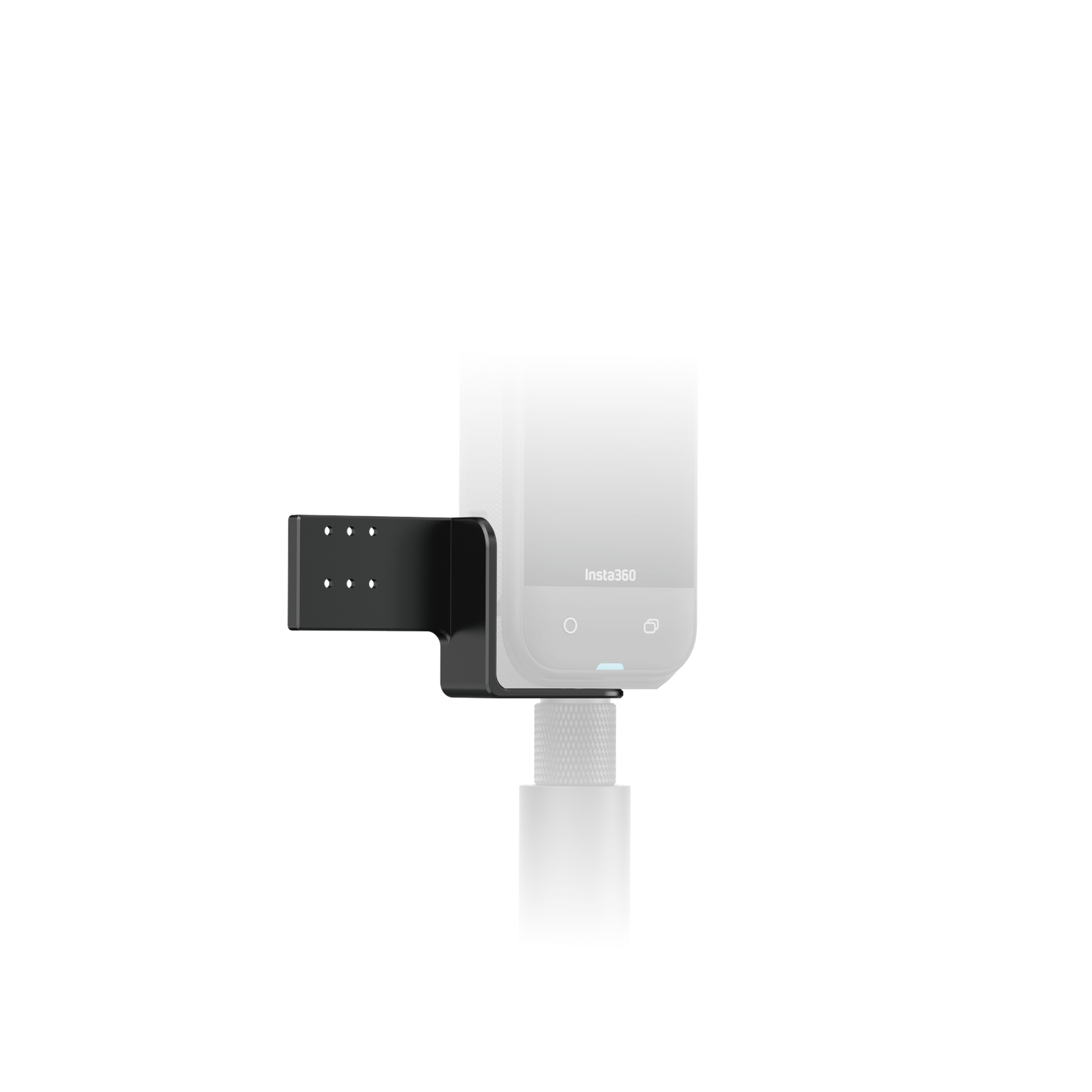 Un support noir est fixé à une caméra étiquetée Insta360. La caméra est sur un support, le tout sur fond blanc.