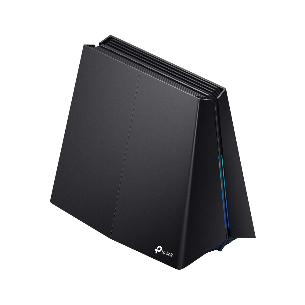 Se muestra un enrutador TP-Link negro. Tiene un diseño triangular único, con ventilación en la parte superior y luces azules y verdes en el lateral.