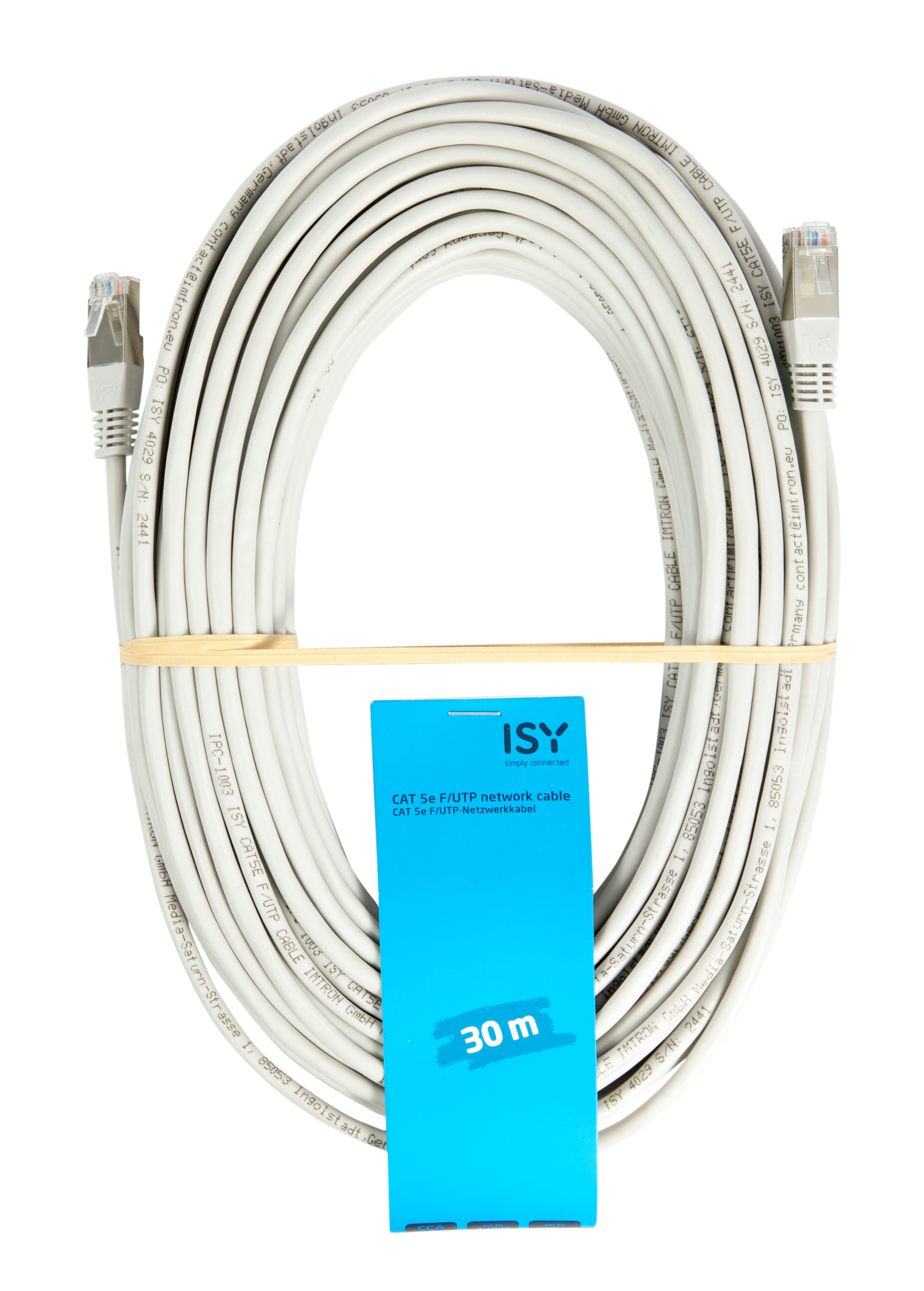 Zwinięty biały kabel sieciowy ze złączami RJ45. Niebieska karta z tekstem pośrodku. Czarne tło.