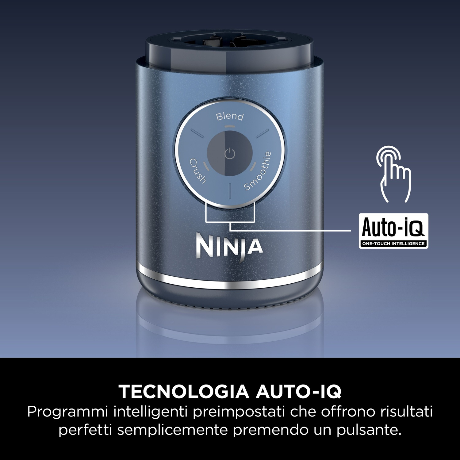 Un frullatore Ninja blu con funzione Auto-IQ. Ha un pannello di controllo con opzioni di miscelazione, frantumazione e frullato.