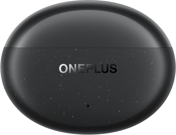 Fekete OnePlus fülhallgató tok. A tok ovális, a márkanévvel az elején. A háttér zöld színátmenet.