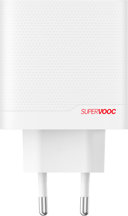 Fehér háttér texturált mintával. Piros 'SUPERVOOC' szöveg alul. Ezüst és fehér töltőkábelek láthatók.