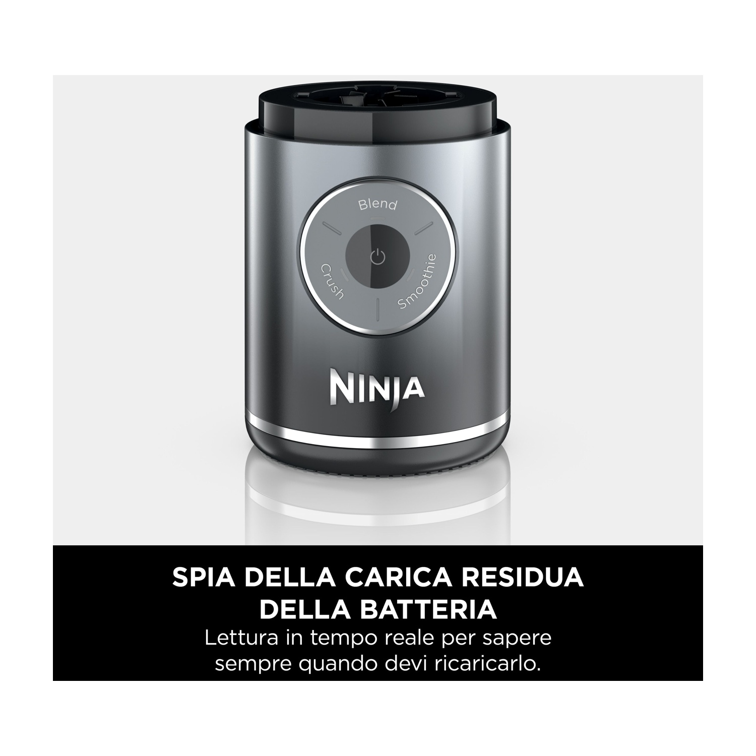 Un frullatore Ninja argentato. Ha un pulsante di accensione e impostazioni per 'Mix', 'Smoothie' e 'Crush'. Il testo in basso dice 'Livello batteria'.