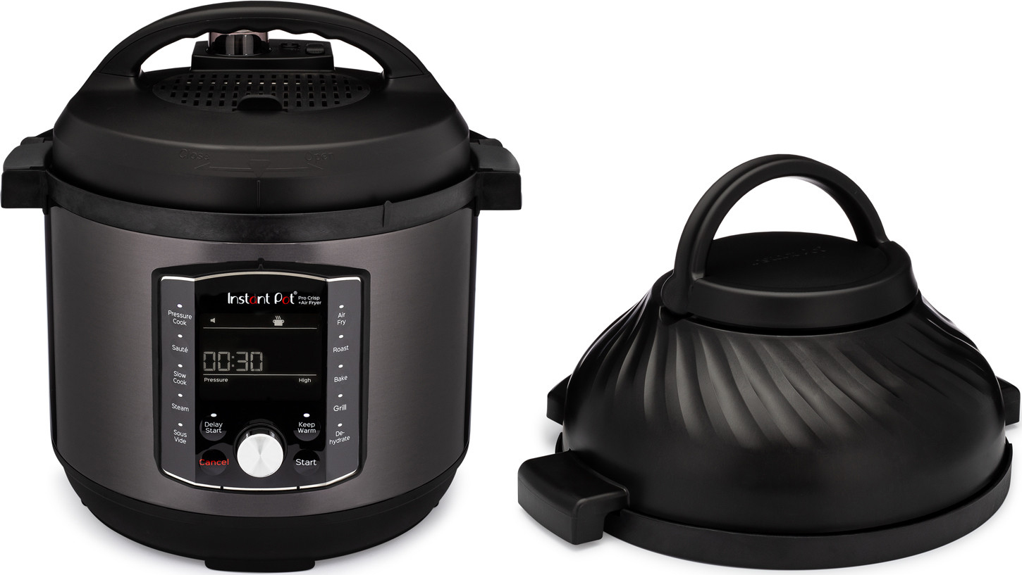 Ein Instant Pot Pro Crisp Air Fryer, schwarz, mit abgenommenem Deckel. Das Bedienfeld zeigt 00:30. Der Deckel ist rechts.
