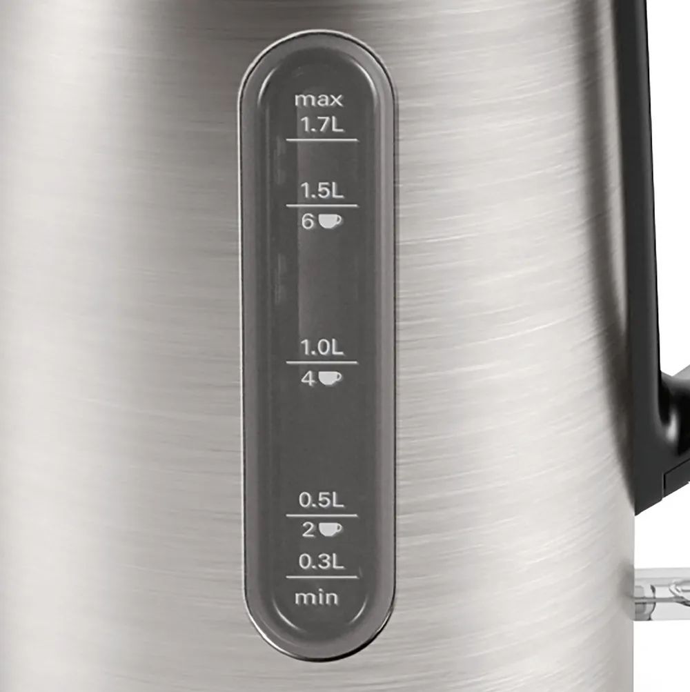 Egy rozsdamentes acél vízforraló vízszintjelzővel. Max. 1,7L, 1,5L, 1,0L, 0,5L és 0,3L szinteket mutat.
