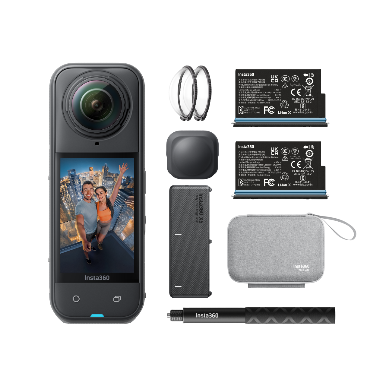 Insta360 X5 kamera seti. Kamera, lensler, piller, şarj cihazı, selfie çubuğu ve kılıfı içerir, hepsi siyah bir arka plan üzerinde.
