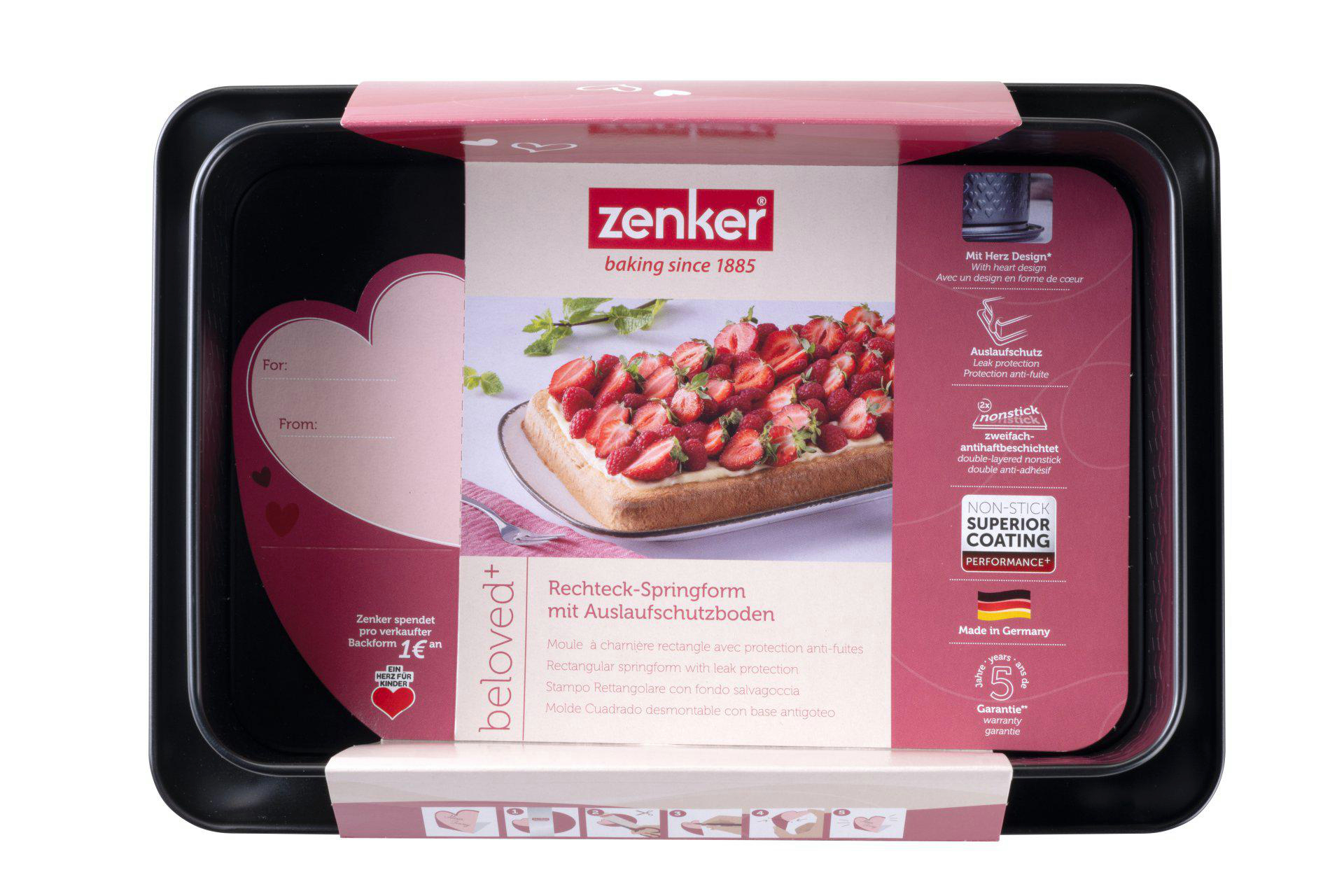 Eine rechteckige Backform mit Erdbeerkuchen auf der Verpackung, Marke Zenker, mit Text über Auslaufschutz und Antihaftbeschichtung.