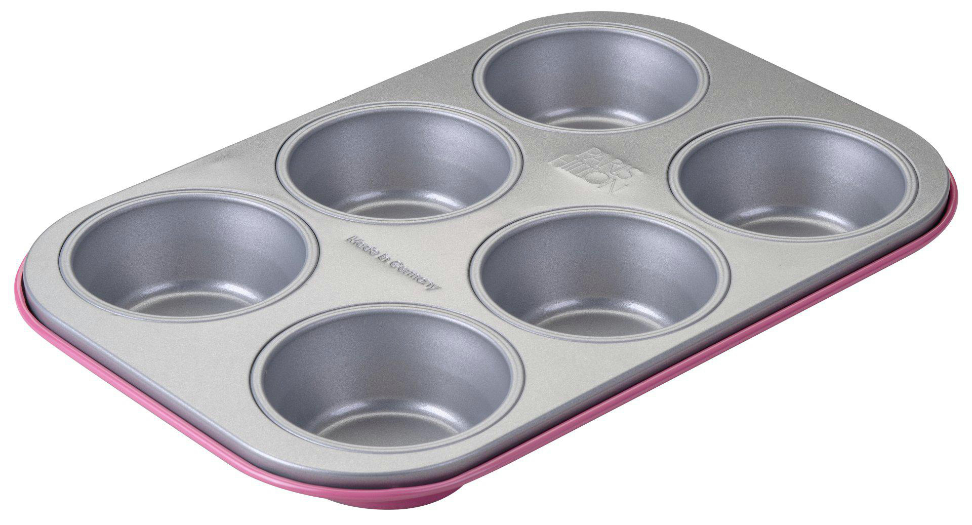 Ein graues Muffinblech mit sechs Bechern, rosa Einfassung und den Worten "Paris Hilton". Auf der Form steht "Made in Germany".