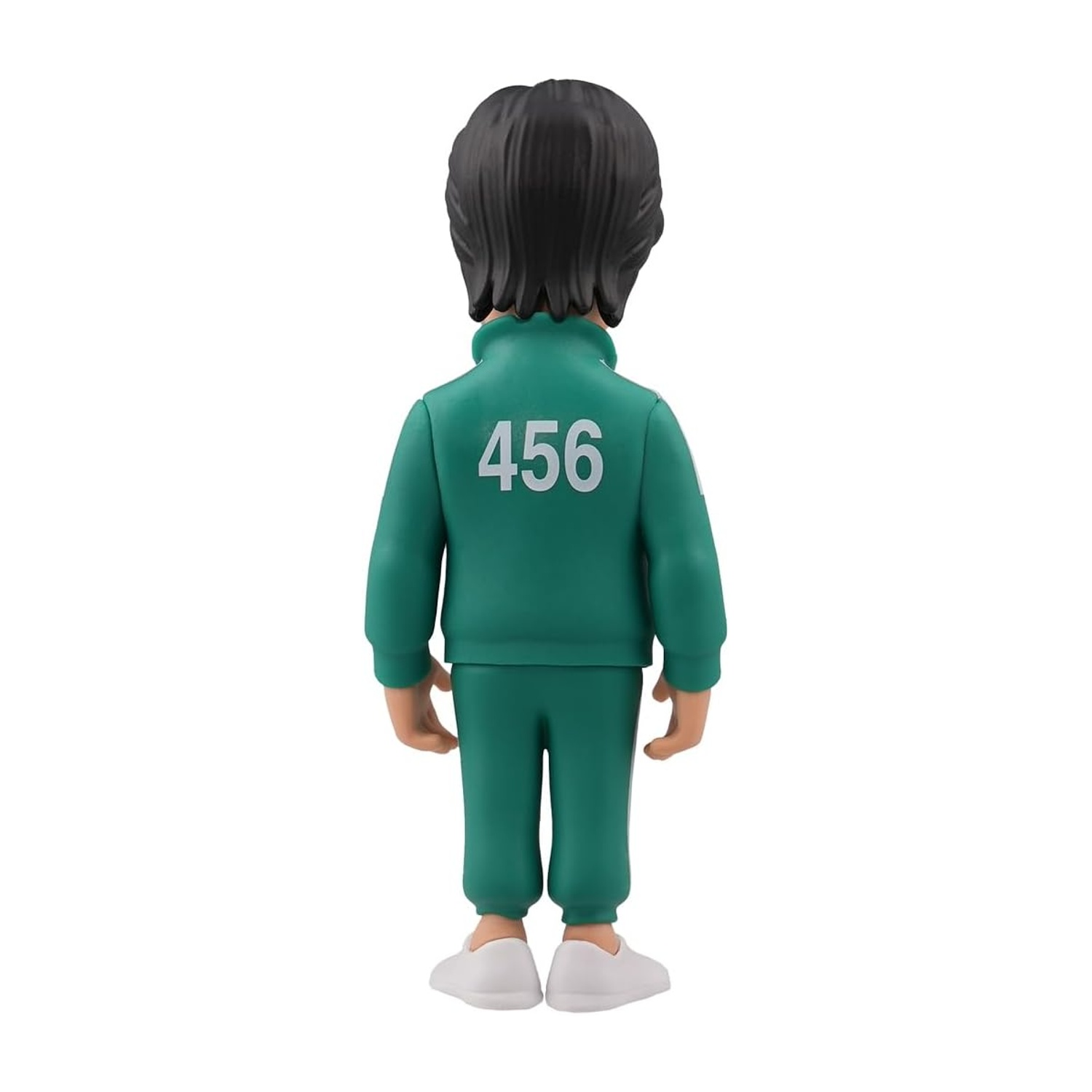 Vista posteriore di una figura con una tuta verde con il numero 456. La figura ha i capelli neri e scarpe bianche.