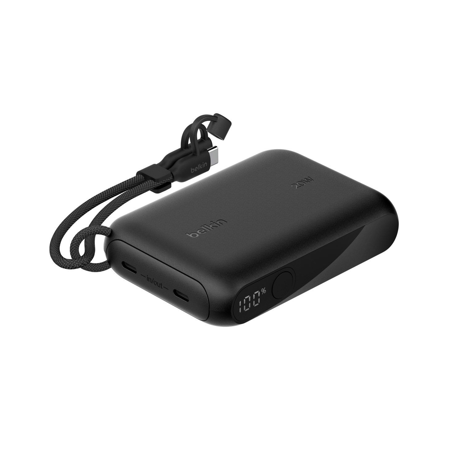 Batterie externe Belkin noire avec câble de chargement attaché. Elle affiche 100% de charge. Le câble est bouclé et la batterie a un bouton.